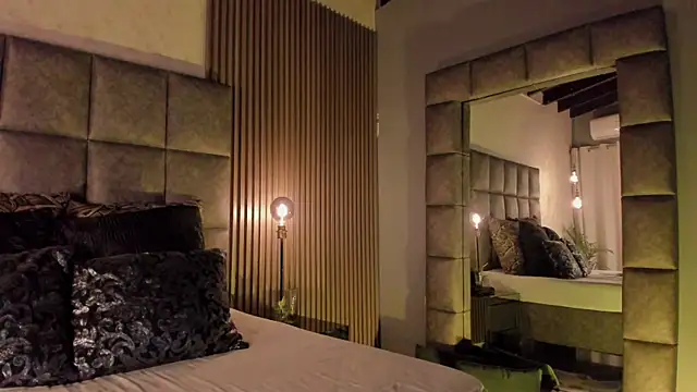 Snapshot of BrigitteVons chatting on November 2025 12:49:02 AM BrigitteVons online show from November 2025 12:49:02 AM