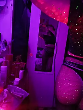 MZThang2Kute online show from November 2025 09:52:01 AM