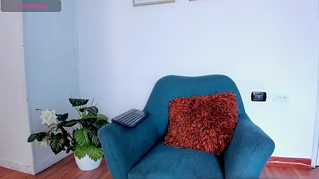 LahanaKimish online show from October 2025 12:35:03 PM