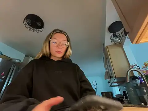 hatgirlsolo online show from November 2025 06:08:02 PM