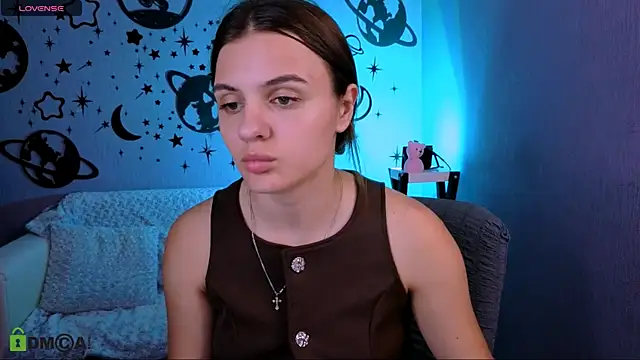 lisa dark  online show from June 2026 07:23:01 PM
