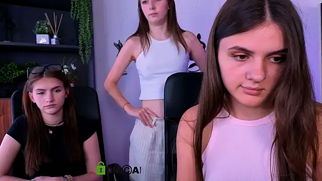 lisa dark  online show from July 2026 11:50:01 AM