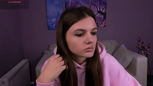 lisa dark  online show from January 2026 12:08:01 PM