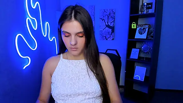 lisa dark  online show from June 2026 02:12:02 PM