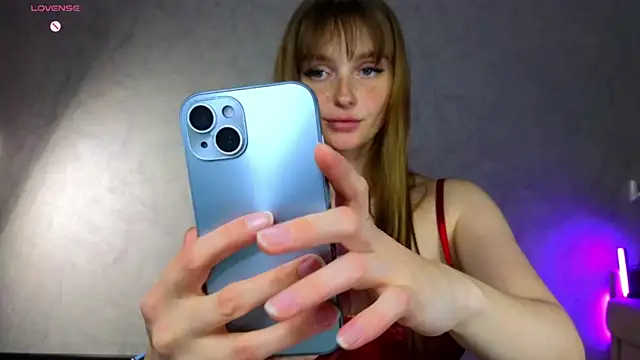 Snapshot of Lovelly_molly1 chatting on May 2026 07:33:02 PM Lovelly molly1 online show from May 2026 07:33:02 PM