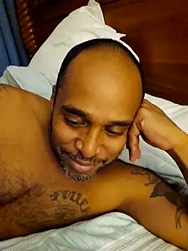 TraddyZaddy online show from October 2025 03:47:01 AM