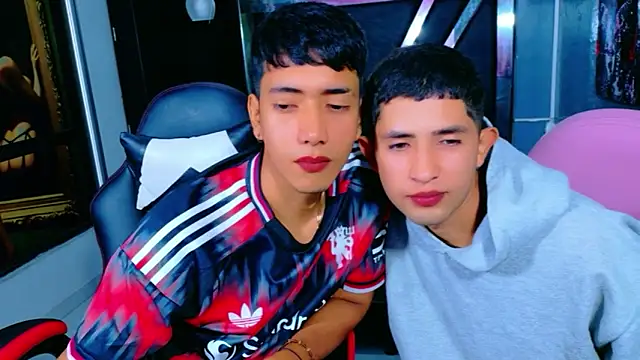 darwinandbrayann online show from November 2025 03:32:01 AM