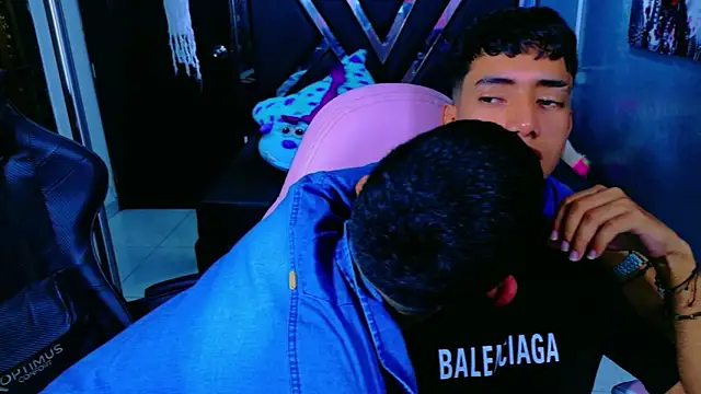 darwinandbrayann online show from November 2025 10:26:02 PM