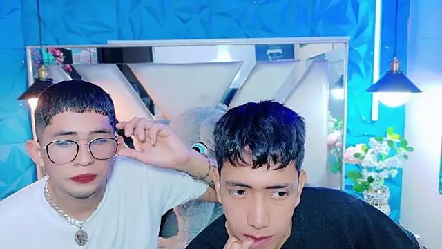 darwinandbrayann online show from November 2025 08:09:02 PM