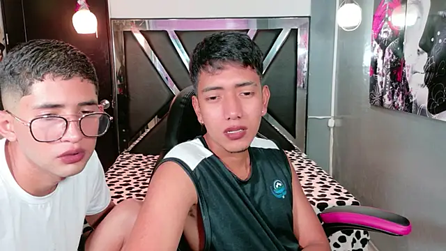 darwinandbrayann online show from November 2025 03:39:02 AM