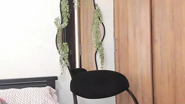 MailynAndNick online show from March 2026 01:32:02 PM