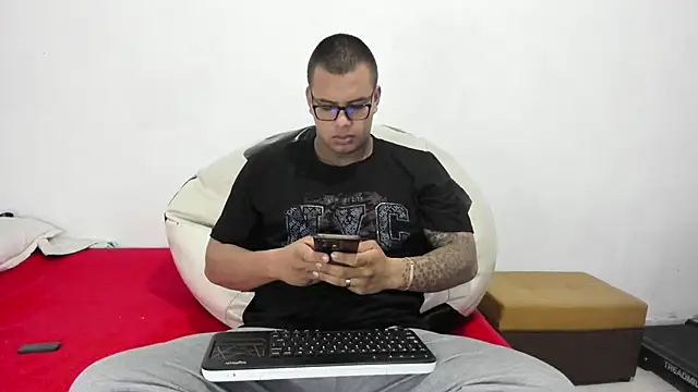 LucassFoster online show from November 2025 01:45:02 PM