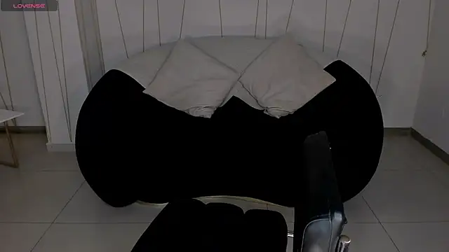 LaurentRosse1 online show from May 2026 08:11:02 PM