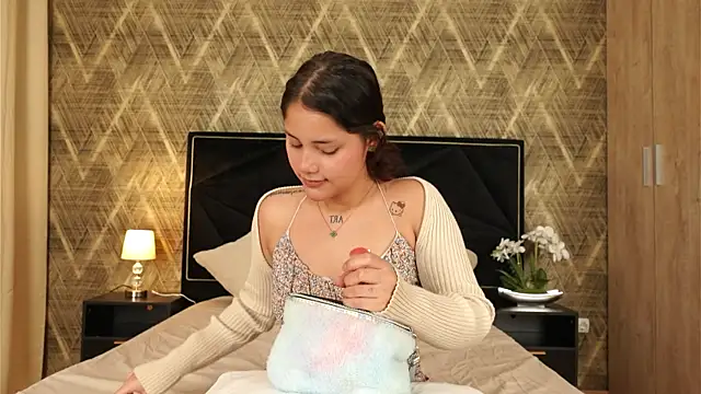 Snapshot of ZoeBella chatting on November 2025 01:15:02 PM ZoeBella online show from November 2025 01:15:02 PM