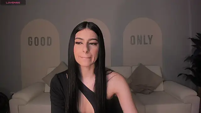 BellaConnorX online show from November 2025 03:43:01 AM