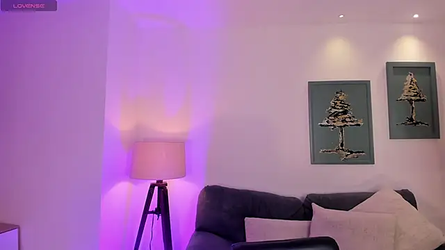 BellaConnorX online show from May 2026 04:15:01 AM