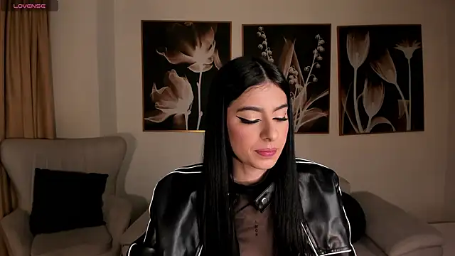 BellaConnorX online show from November 2025 04:38:01 AM