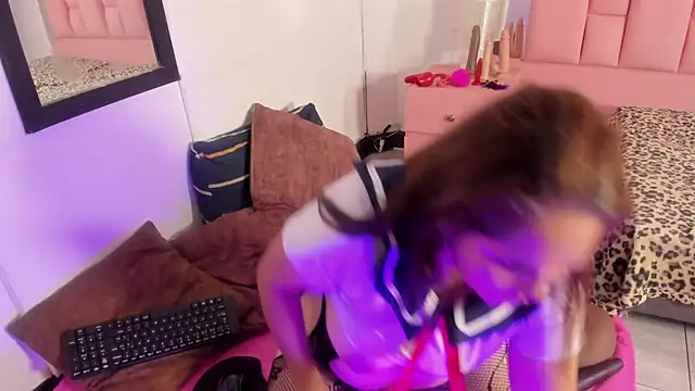 Evaa white online show from February 2026 12:40:02 PM