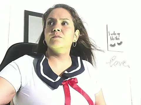 Evaa white online show from January 2026 12:34:01 PM