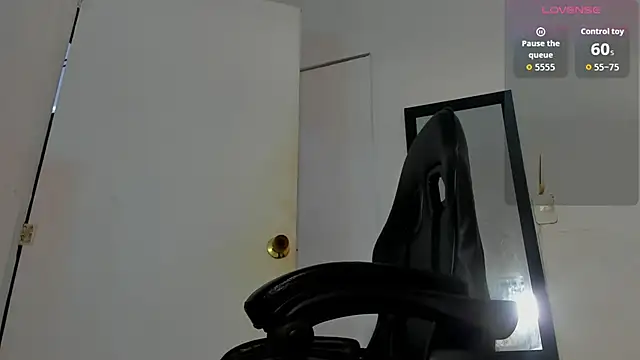 Evaa white online show from February 2026 12:24:01 PM