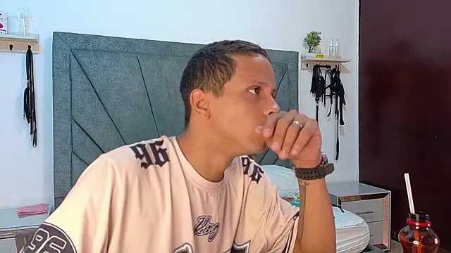Snapshot of DamianandEva chatting on July 2026 01:15:02 PM DamianandEva online show from July 2026 01:15:02 PM