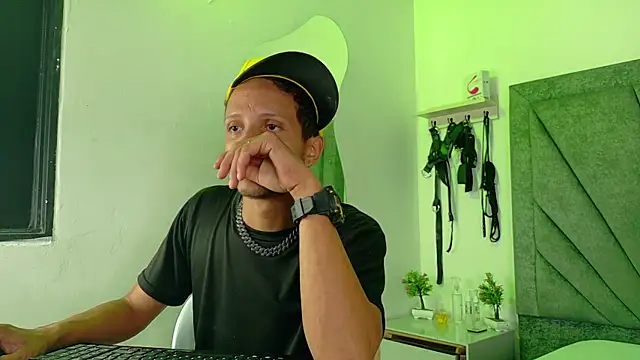 DamianandEva online show from May 2026 12:59:01 PM