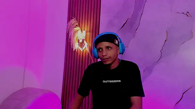 DamianandEva online show from April 2026 12:19:02 PM