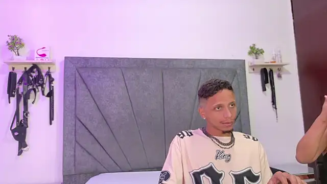 DamianandEva online show from April 2026 12:11:02 PM