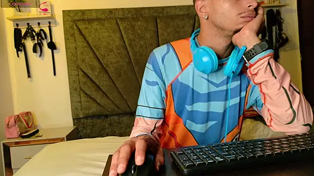 DamianandEva online show from April 2026 12:10:02 PM