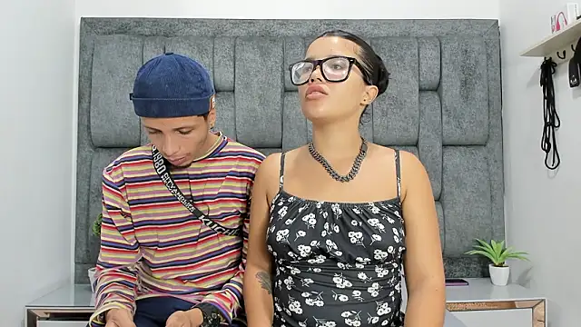 DamianandEva online show from January 2026 12:41:02 PM