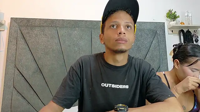 DamianandEva online show from March 2026 12:05:01 PM