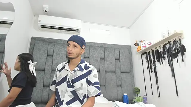 DamianandEva online show from November 2025 12:16:02 PM