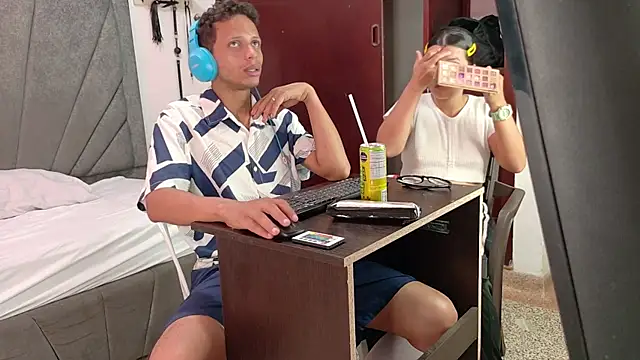 DamianandEva online show from May 2026 01:01:01 PM