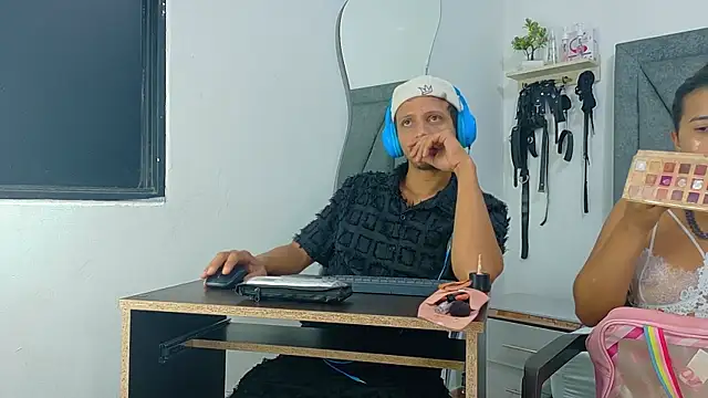 DamianandEva online show from June 2026 12:49:02 PM