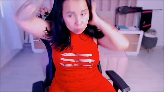 Snapshot of Natural_BIGASS_Nina chatting on November 2025 08:34:02 PM Natural BIGASS Nina online show from November 2025 08:34:02 PM