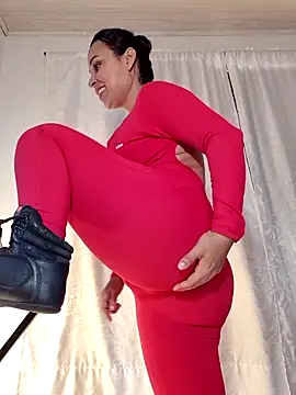 Snapshot of Natural_BIGASS_Nina chatting on May 2026 07:40:02 PM Natural BIGASS Nina online show from May 2026 07:40:02 PM