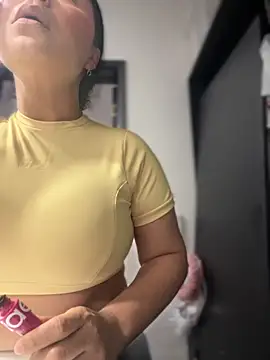 Snapshot of Natural_BIGASS_Nina chatting on November 2025 10:07:01 AM Natural BIGASS Nina online show from November 2025 10:07:01 AM