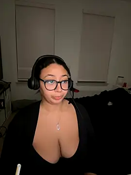 Snapshot of minha_baby chatting on November 2025 01:31:02 AM minha baby online show from November 2025 01:31:02 AM