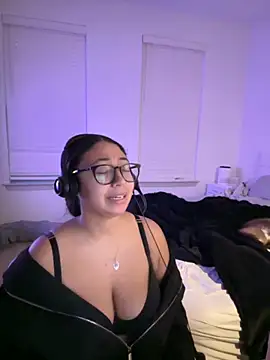 Snapshot of minha_baby chatting on November 2025 01:00:02 PM minha baby online show from November 2025 01:00:02 PM