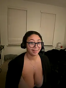 Snapshot of minha_baby chatting on November 2025 12:25:01 AM minha baby online show from November 2025 12:25:01 AM