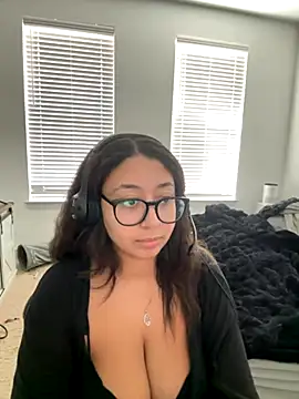 Snapshot of minha_baby chatting on October 2025 09:43:02 PM minha baby online show from October 2025 09:43:02 PM