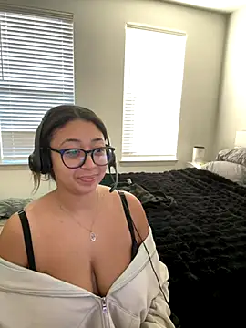 Snapshot of minha_baby chatting on November 2025 10:57:02 PM minha baby online show from November 2025 10:57:02 PM