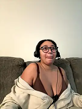 Snapshot of minha_baby chatting on December 2025 08:58:02 PM minha baby online show from December 2025 08:58:02 PM