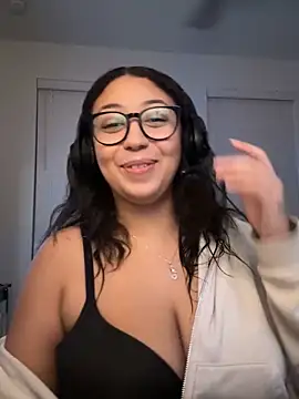 Snapshot of minha_baby chatting on November 2025 12:36:02 AM minha baby online show from November 2025 12:36:02 AM