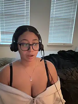 Snapshot of minha_baby chatting on November 2025 02:39:02 PM minha baby online show from November 2025 02:39:02 PM