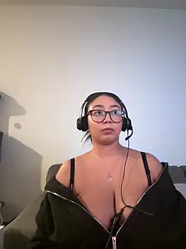 minha baby online show from December 2025 10:17:02 AM