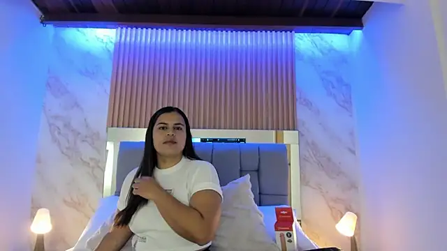 Snapshot of miia_luna_ chatting on November 2025 12:53:02 PM miia luna online show from November 2025 12:53:02 PM