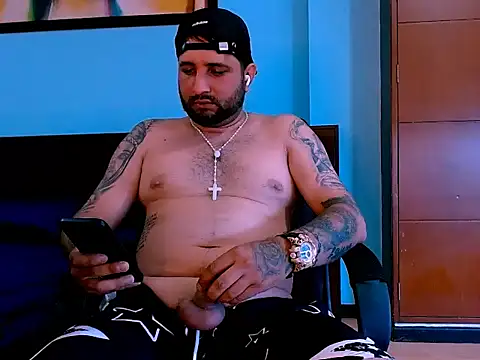 IzanFuego online show from November 2025 08:01:02 PM