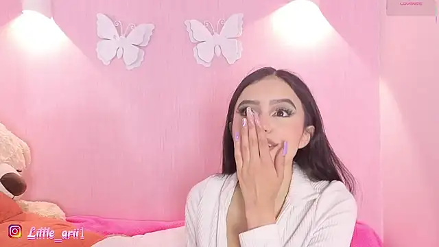 Little arii online show from May 2026 07:01:02 PM