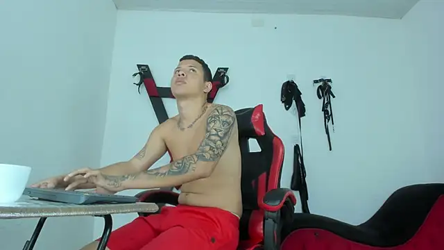 Steven19 LatinBoy online show from January 2026 12:09:02 PM